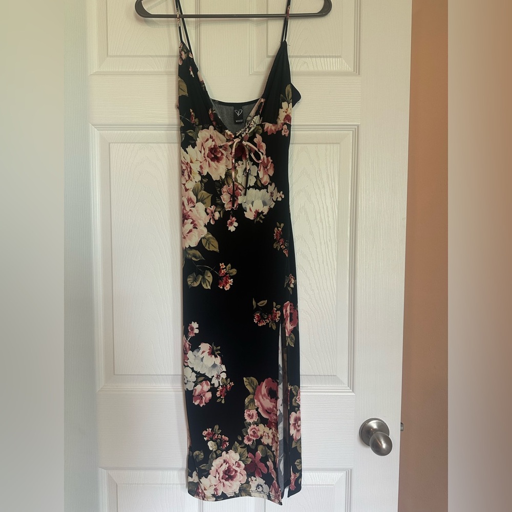 Floral Feels Scoop Neck Strappy Midi Dress